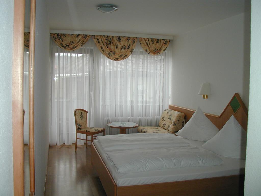 Hotel & Gaestehaus Krone ไกเซิลวินด์ ห้อง รูปภาพ