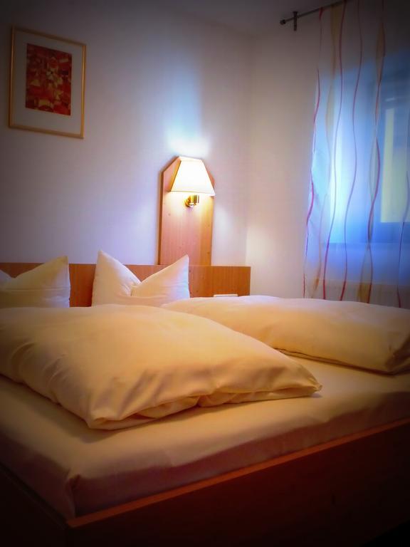 Hotel & Gaestehaus Krone ไกเซิลวินด์ ภายนอก รูปภาพ