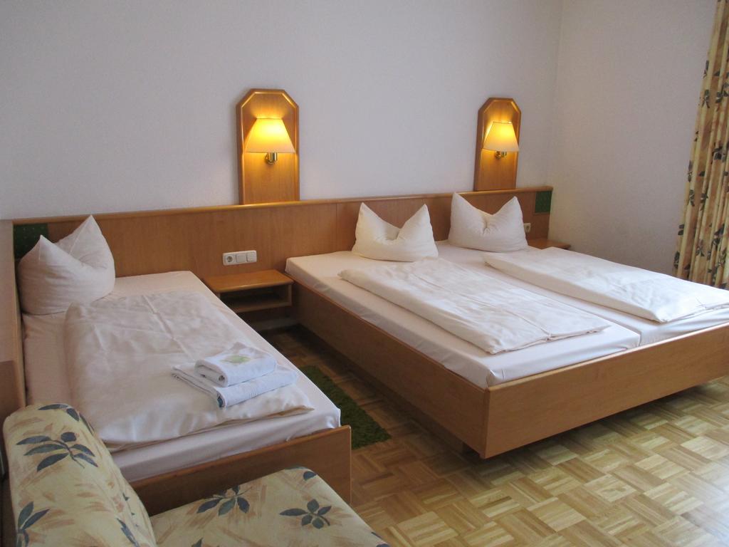 Hotel & Gaestehaus Krone ไกเซิลวินด์ ภายนอก รูปภาพ