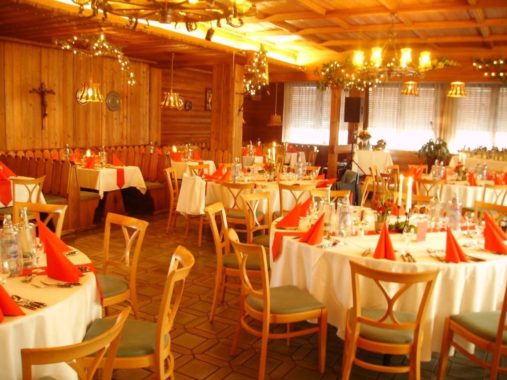 Hotel & Gaestehaus Krone ไกเซิลวินด์ ภายนอก รูปภาพ